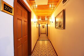 Elyka Hotel