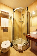 Elyka Hotel