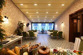 Elyka Hotel