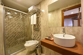 Elyka Hotel