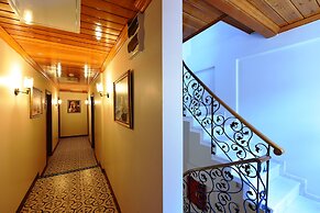 Elyka Hotel