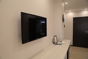 4 Room Hotel