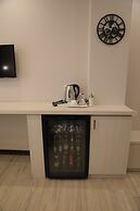 4 Room Hotel