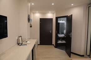 4 Room Hotel