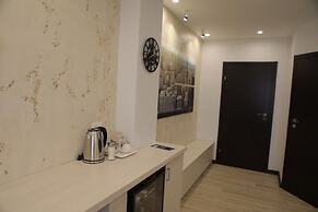 4 Room Hotel