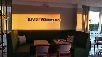Little Hotel