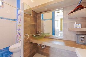 Villa Elena - Entire Property