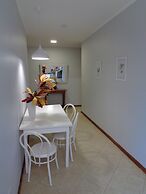Flora Apartments