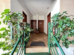 Flora Apartments