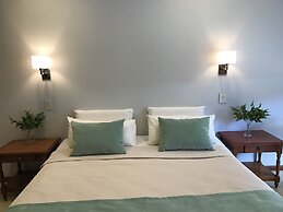 Flora Apartments