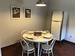 Flora Apartments