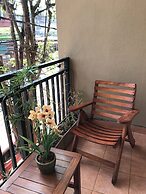 Flora Apartments