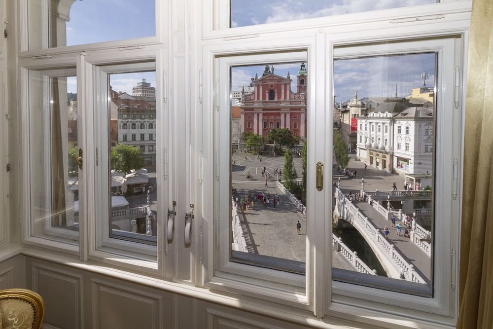 Filip Palace Luxurious Apartment