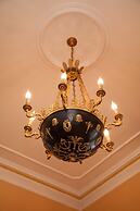Filip Palace Luxurious Apartment