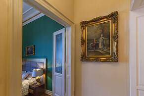 Filip Palace Luxurious Apartment