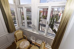 Filip Palace Luxurious Apartment