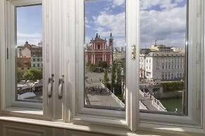 Filip Palace Luxurious Apartment