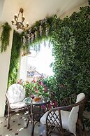 Filip Palace Luxurious Apartment
