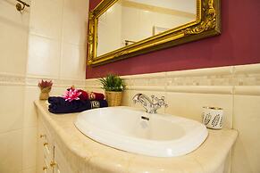 Filip Palace Luxurious Apartment