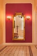 Filip Palace Luxurious Apartment