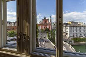 Filip Palace Luxurious Apartment