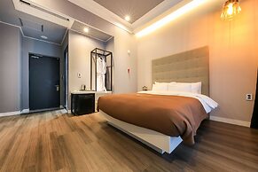 Hotel Merrymud