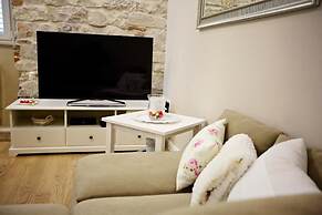 White Stone Apartment  Diocletian Palace