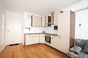 Christiano Apartments