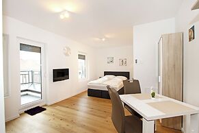 Christiano Apartments
