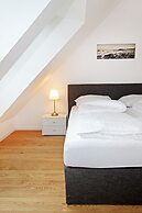 Christiano Apartments