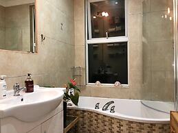 Double bedroom near Heathrow