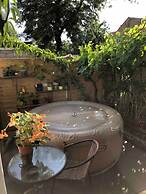 Double bedroom near Heathrow
