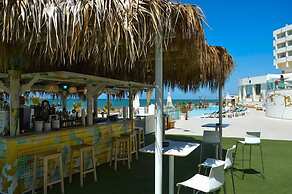 On Hotels Oceanfront - Adults Only