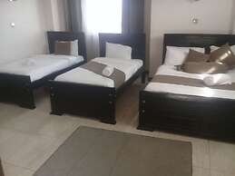 Hotel Wagon Wheel