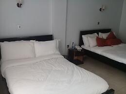 Hotel Wagon Wheel