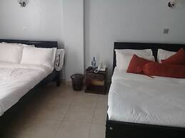 Hotel Wagon Wheel