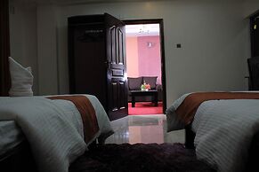 Hotel Wagon Wheel