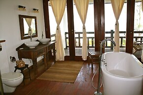 Villa Paradise ON THE Ocean