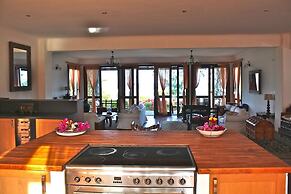 Villa Paradise ON THE Ocean