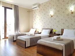 Gold Line Hotel