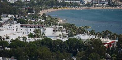 Carina Resort Hotel