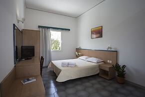 Sunrise Studios in Perissa