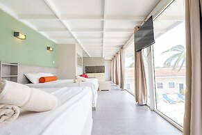 Delynne Boutique Hotel