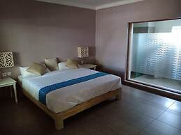 Coconut Lodge