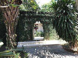 Coconut Lodge