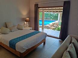 Coconut Lodge