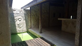Coconut Lodge