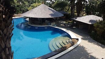 Coconut Lodge