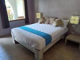 Coconut Lodge