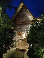 Coconut Lodge